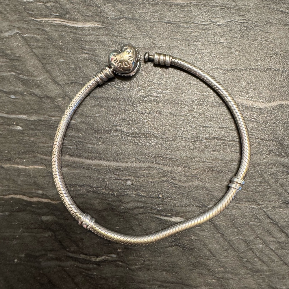 Pandora Silver Bracelet with Sparkly Heart Clasp - Picture 2 of 3